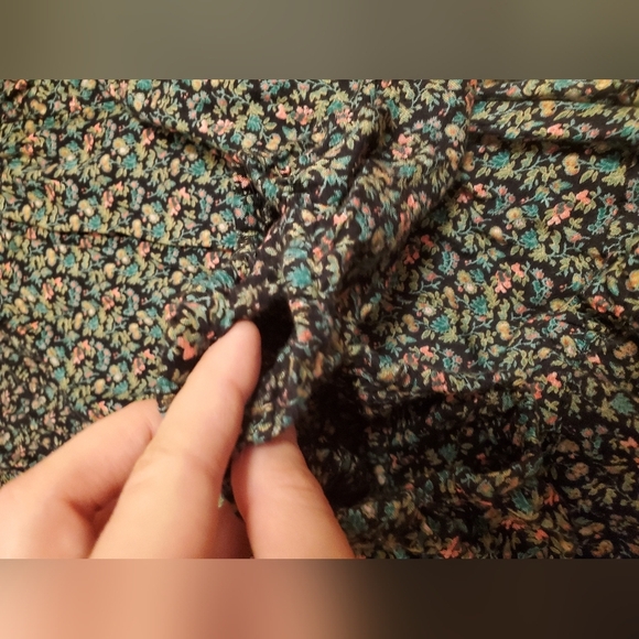 Laura Ashley floral dress. V neck. 3/4 sleeves. Black, green, pink. Size 6. - Picture 8 of 14